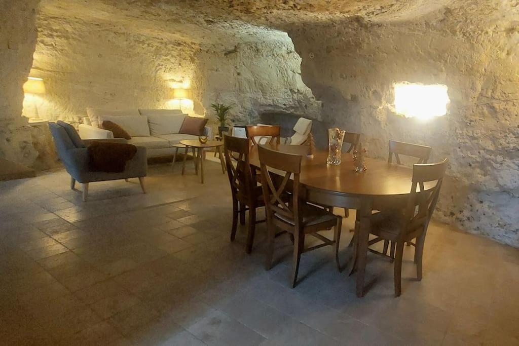 Troglo Entre Caves Et Chateaux มงต์ลุยส์-ซูร์-ลัวร์ ภายนอก รูปภาพ