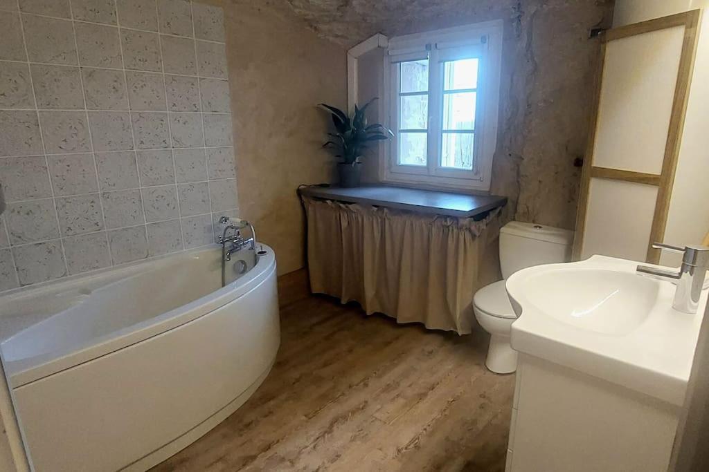 Troglo Entre Caves Et Chateaux มงต์ลุยส์-ซูร์-ลัวร์ ภายนอก รูปภาพ